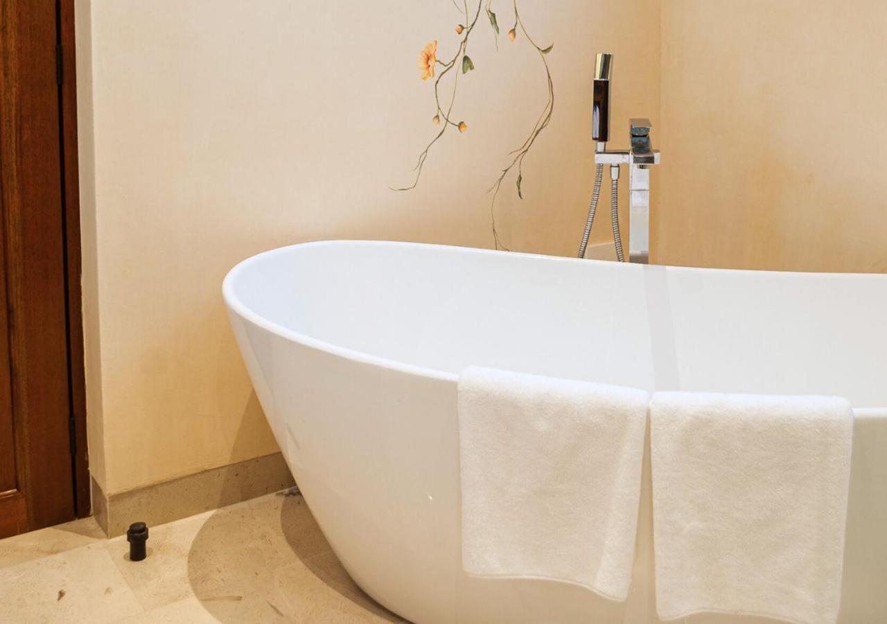 Adoro Hotel Boutique (Adults Only) Мерида Экстерьер фото